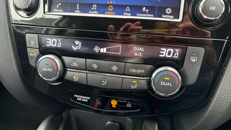 Nissan Qashqai 1.3 DiG-T Acenta Premium 5dr Petrol Hatchback